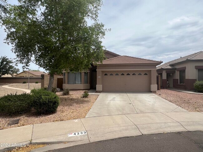 Primary Photo - 4233 N 125th Ave
