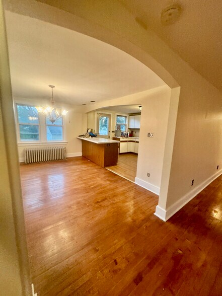 Building Photo - 622 Milwaukee St