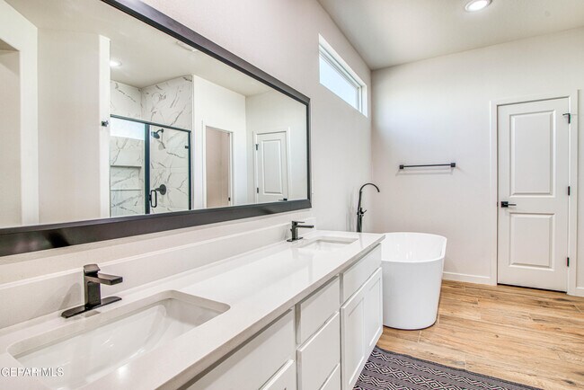 Building Photo - 805 Mormon Tea Dr