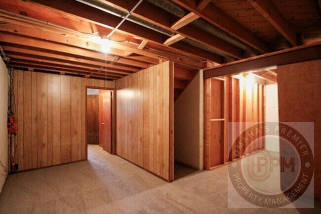 Building Photo - Comfortable 3 Bd /1.5 Ba Home  $300.00 off...