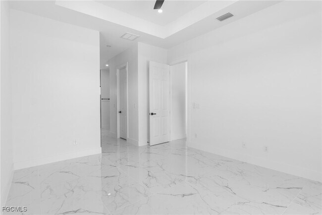 Building Photo - 106 NE 23rd St