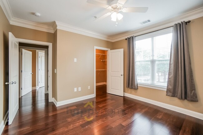 Building Photo - Stunning 2BR/2BA Condo in the Heart of Mt. Pleasant