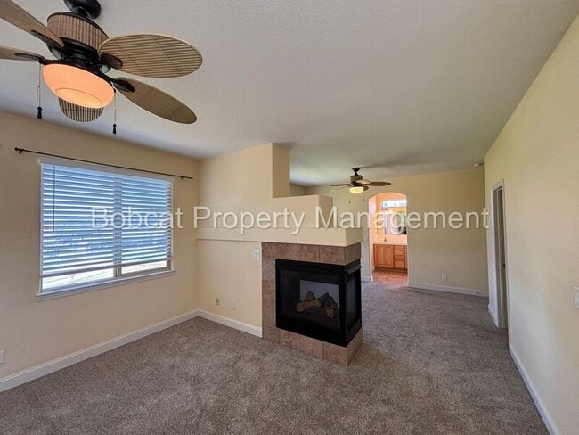 Building Photo - 1231 Flintwood Dr