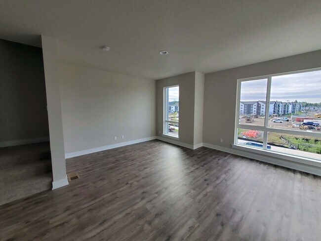 Building Photo - BEAUTIFUL NEWER CONSTRUCTION 4 BD HOME W/2 CAR GARAGE, W/D IN UNIT, AND MORE!