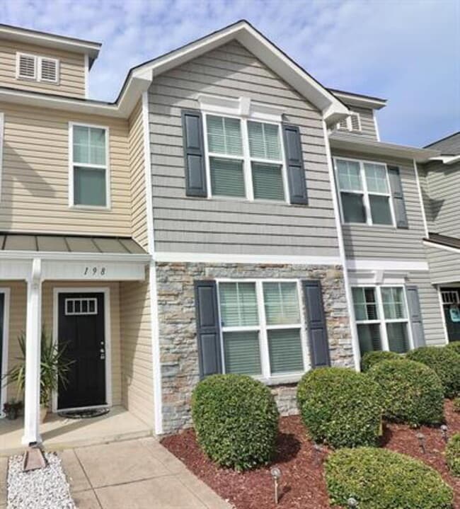 Building Photo - 198 Collinwood Dr