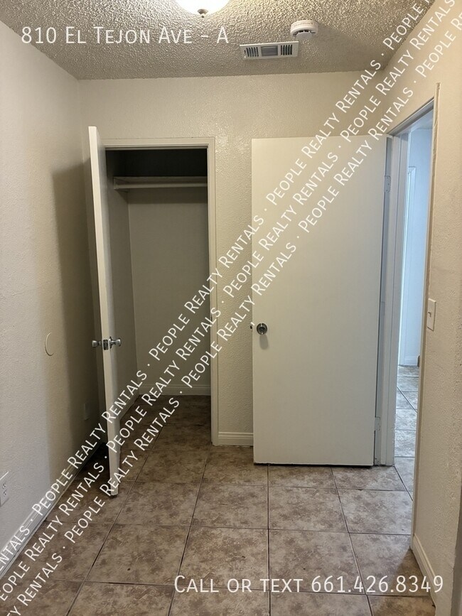 Building Photo - 810 El Tejon Ave