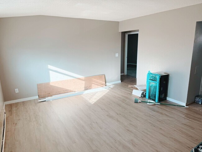 Building Photo - 525 St Andrew St