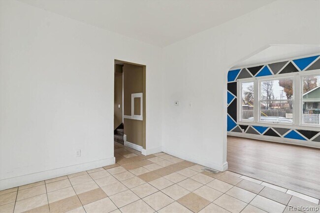 Building Photo - 5421 Toledo St