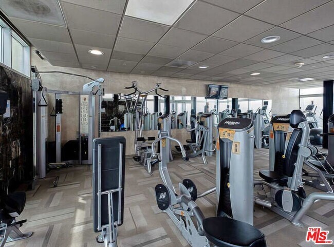 Building Photo - 3810 Wilshire Blvd