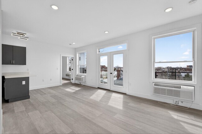 Building Photo - 43-45-45 W 32nd St