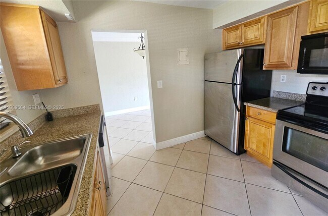 Building Photo - 8601 SW 94th St