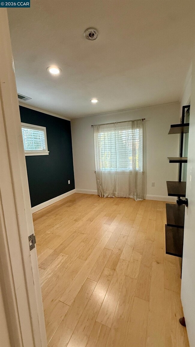 Building Photo - 1568 Placer Dr