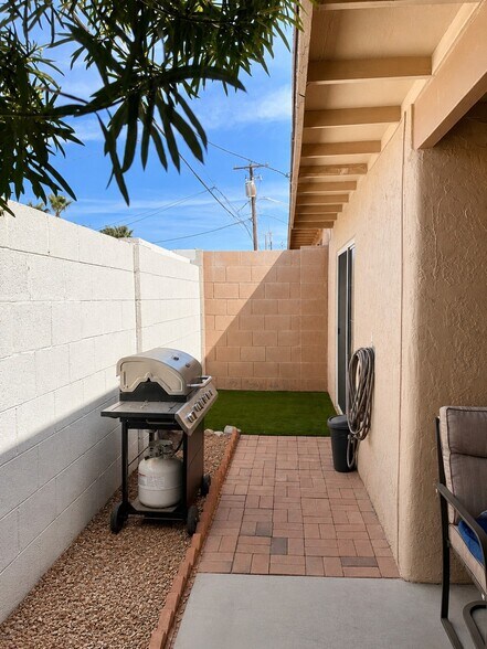Building Photo - 6724 N Ocotillo Hermosa Cir