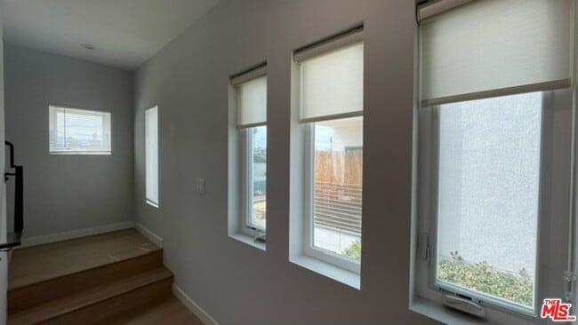 Building Photo - 5226 Satsuma Ave