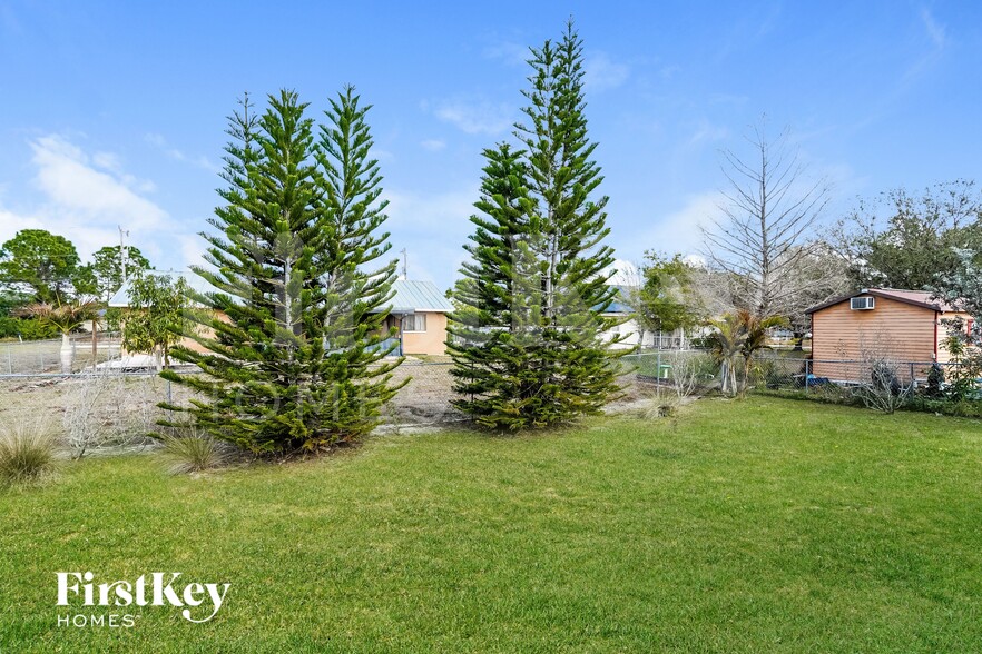 Building Photo - 4302-4312 12th St W