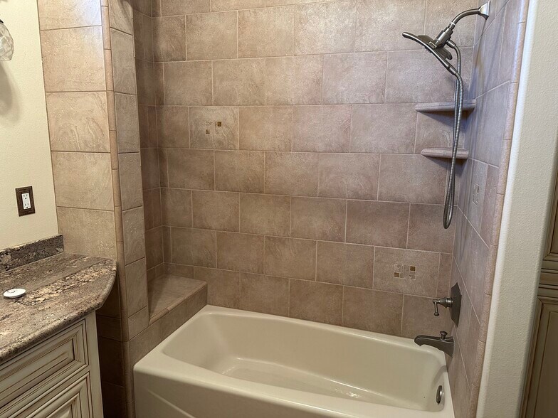 Building Photo - 4760 S Stage Rd