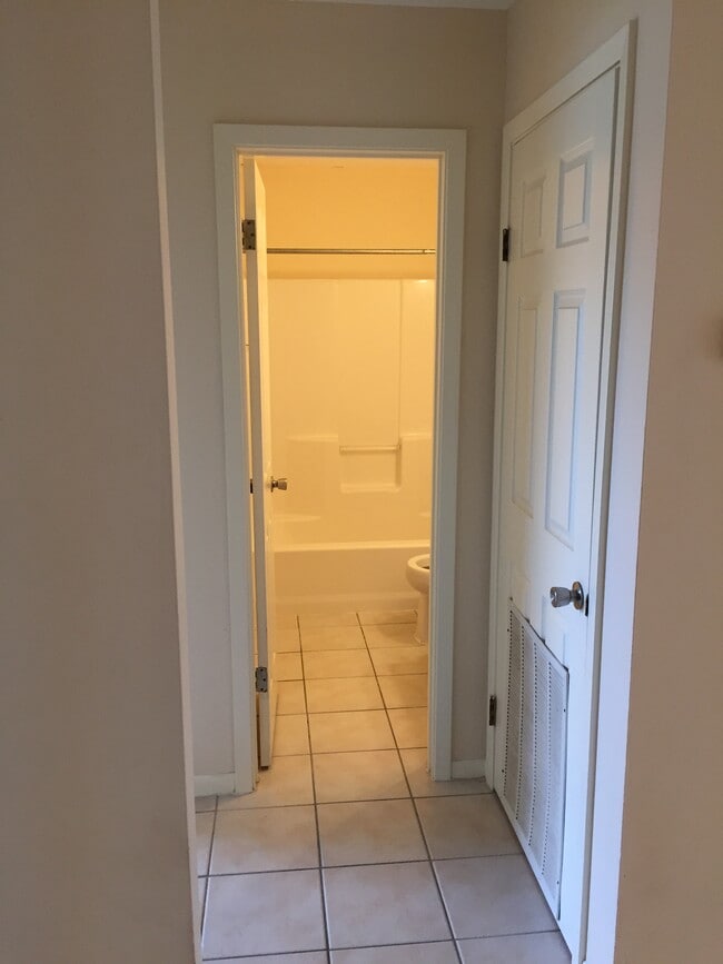 Building Photo - 1246 Squaw Valley Dr