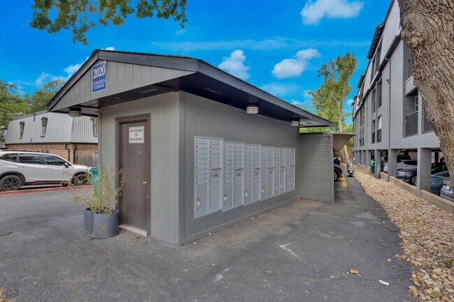 Building Photo - 2020 S Congress Ave