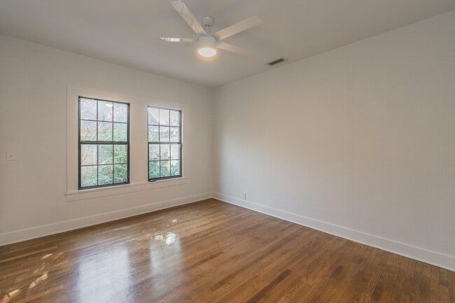 Building Photo - CHARMING and UPDATED 3/2 in The Cultural District