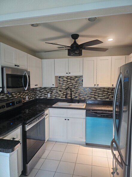 Building Photo - 387 S McMullen Booth Rd