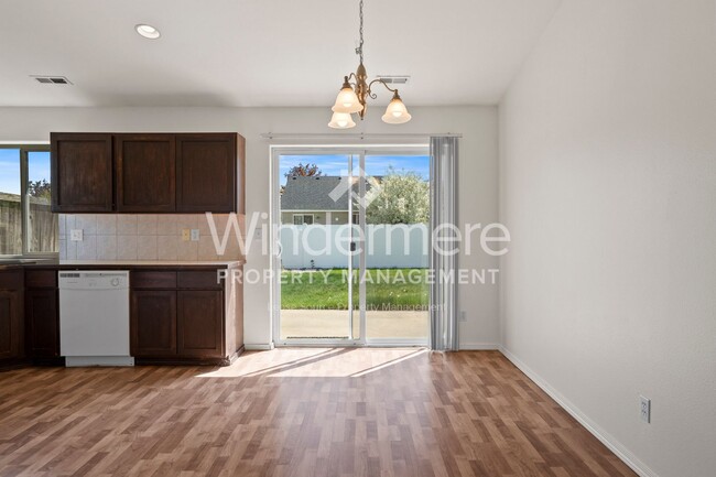 Building Photo - *Coming Soon* 3 Bedroom 2 Bath Home In North Spokane