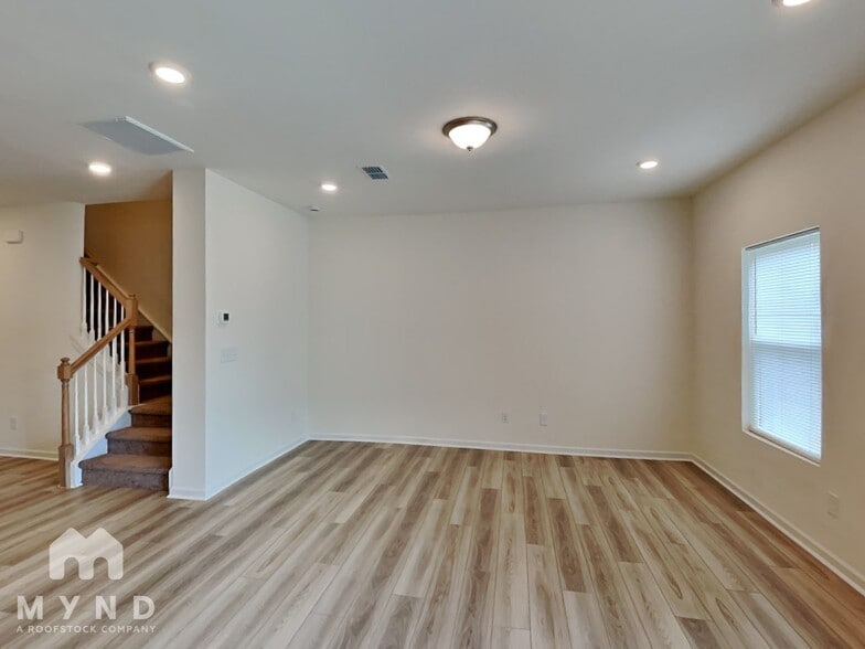 Building Photo - 5213 Maynard Hl Dr