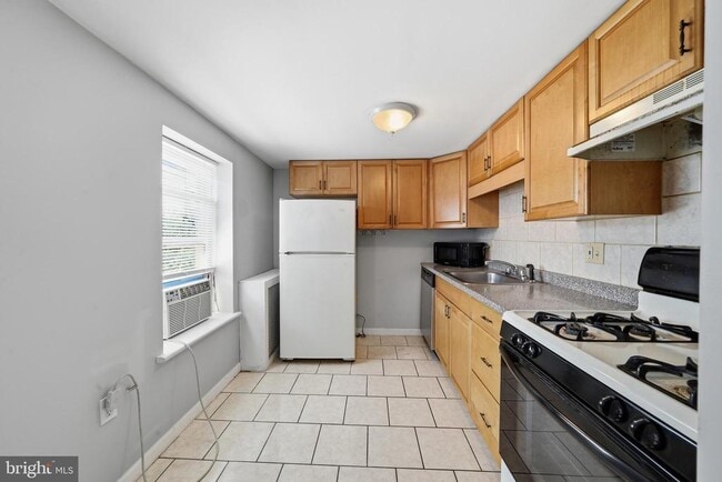 Building Photo - 924 S 10th St