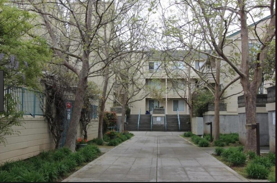 Apartment Complex View - 929 E El Camino Real