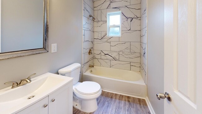 Building Photo - Old Brooklyn - 3 Bedroom Single Family Home