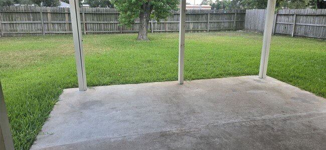 Building Photo - 15923 Boulder Oaks Dr