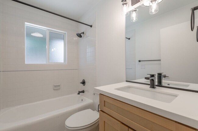 Building Photo - Crowne Pointe Apartment Homes