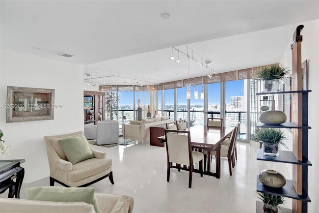 Building Photo - 3101 S Ocean Dr