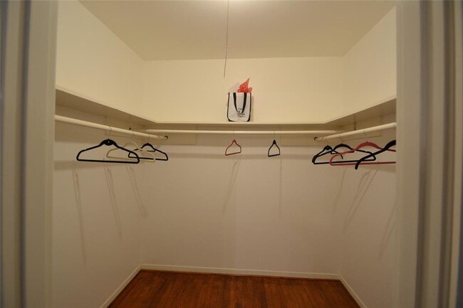 Building Photo - 5422 Kingfisher Dr