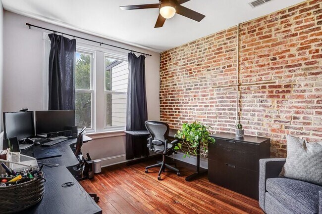 Building Photo - 1133 4th St NE