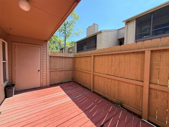 Building Photo - 10555 Turtlewood Ct