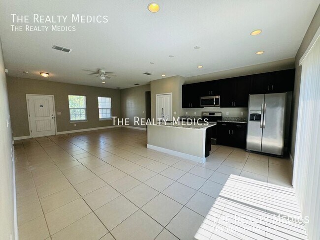 Building Photo - 1417 Swan Ct