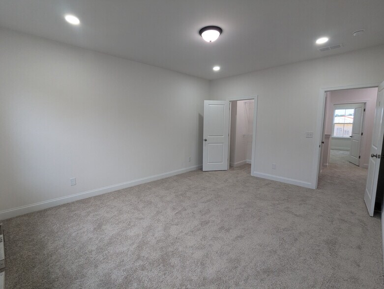 Building Photo - Room in Townhome on Walnut Hill Rd NW