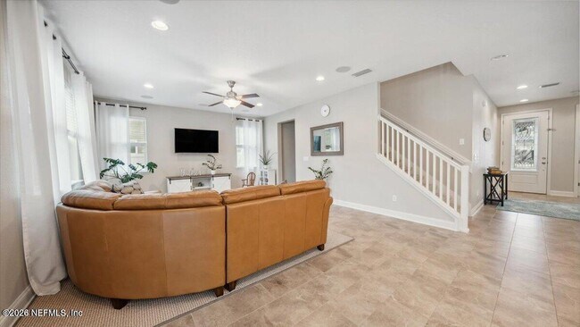 Building Photo - 1120 Persimmon Dr