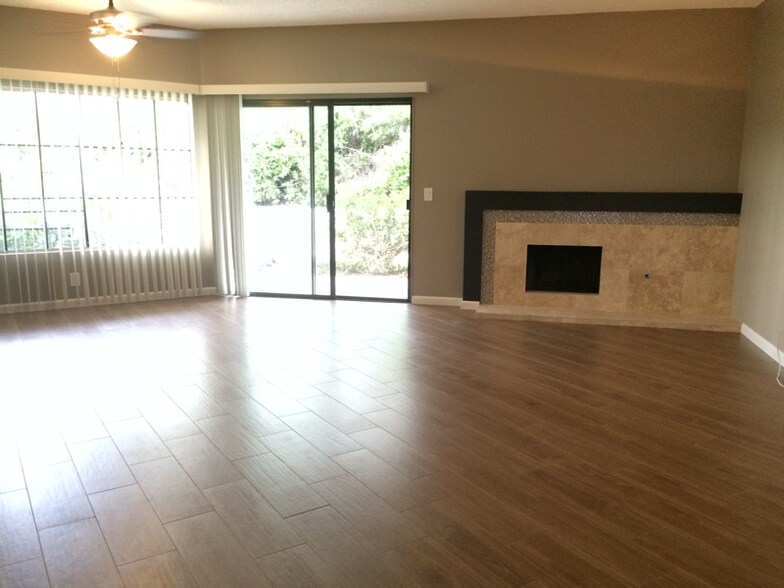 Primary Photo - 6955 Sandpiper Pl