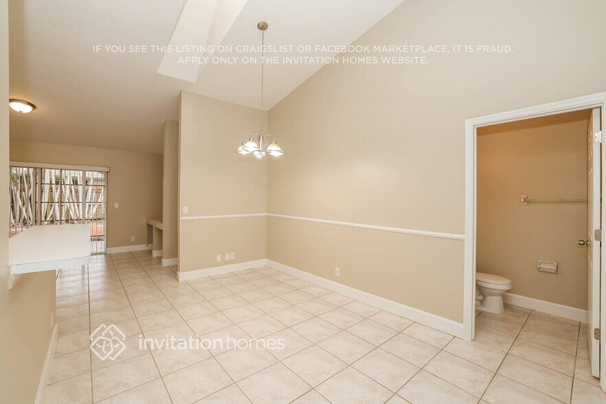 Building Photo - 6067 Ungerer St