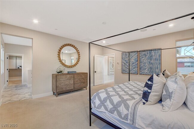 Building Photo - 3209 Vittoria Ave