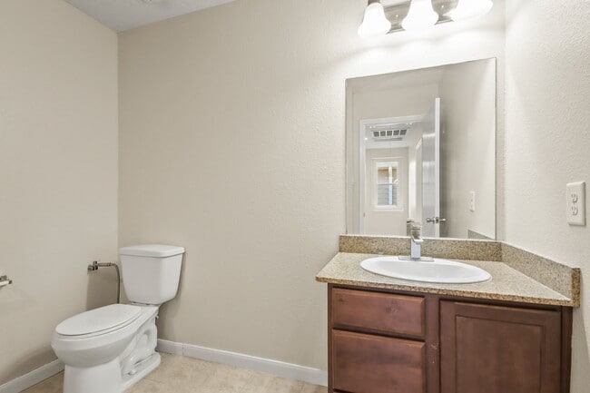 Building Photo - 1223 Grassy View Dr