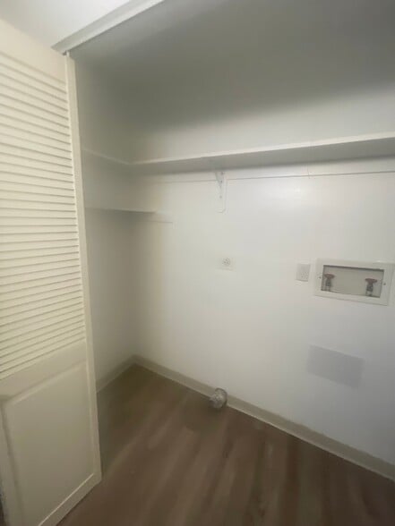 Building Photo - 5400 Imperial Ct