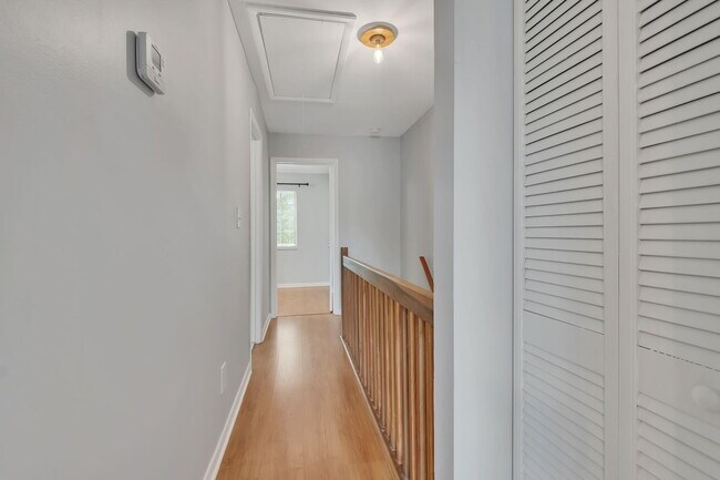Building Photo - 2856 Belmont Ln