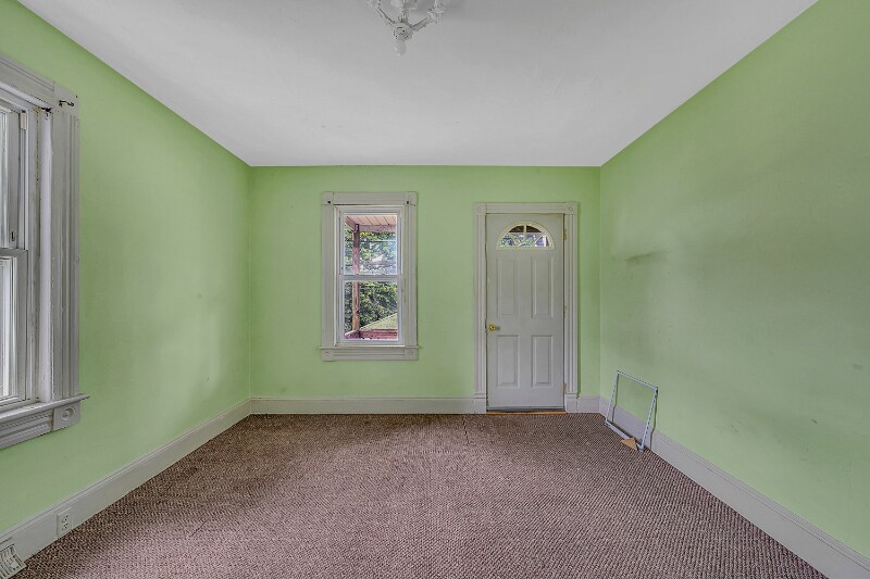 Building Photo - 608 S Webster Ave