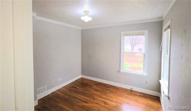 Building Photo - 916 Custer Ave