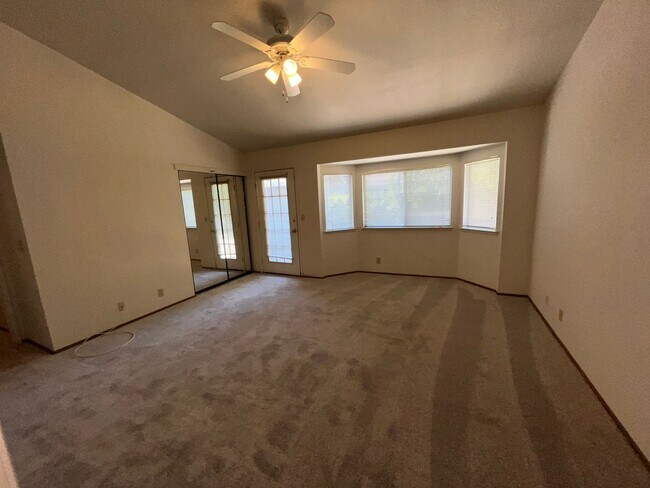 Building Photo - 4BR | 2BA | 1800SF | 2 Car Garage | Availa...