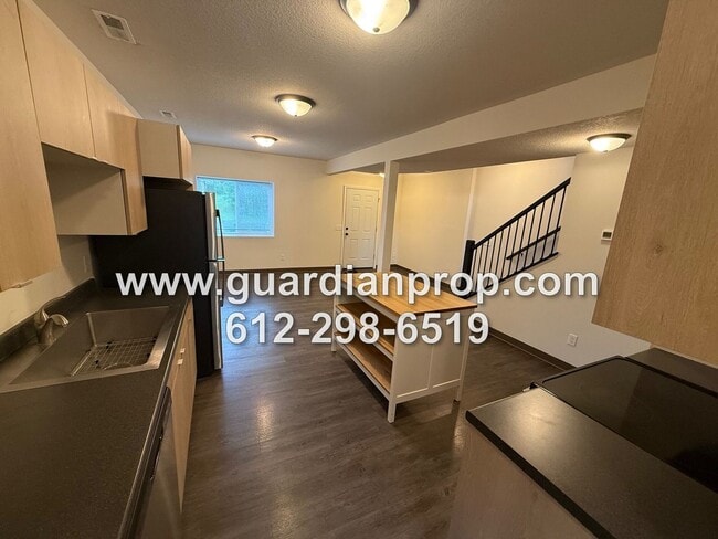 Building Photo - 2024 Built Townhouse Available Now, Open F...