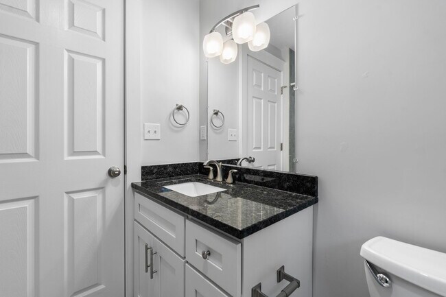 Building Photo - 1433 Cambridge St