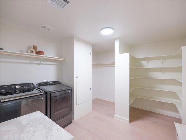 Building Photo - 11224 Pickard Ln